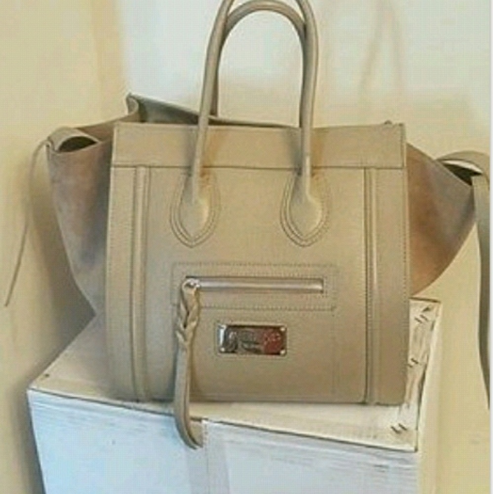 Authentic Valentino handbag by Mario Valentino